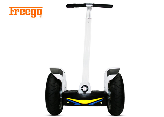 Individu d'Off Road de 19 pouces équilibrant le scooter électrique intelligent de 2 roues avec de grands pneus