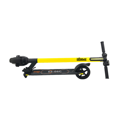 Scooters électriques de poussée de moteur de 6,5 pouces 36V 4Ah pour le pliage facile d'adultes